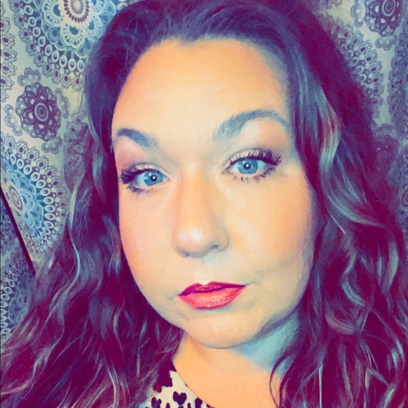 Meet your Posher, Theresa - Picture 2 of 2